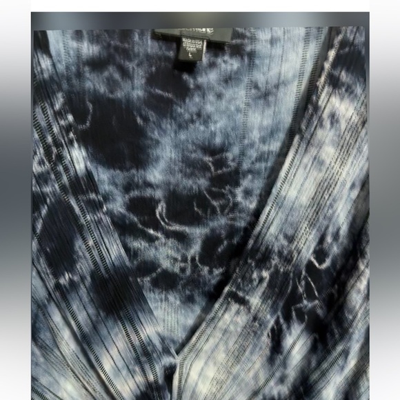 Karen Kane tie-dye top featuring batwing sleeves and a knotted front detail L - Picture 10 of 11